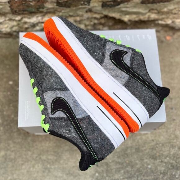 NEW Nike Air Force 1 LV8 Low Black Ghost Green Starfish Shoes Size 6Y Womens 7.5 - Picture 8 of 11